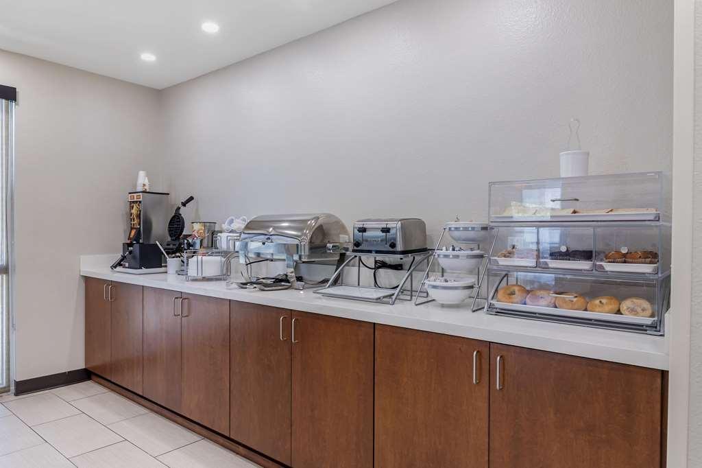 Comfort Inn & Suites Brunswick Restaurant foto